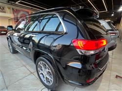 جیپ گراند شیرۆکی